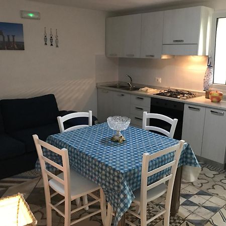 Villa Ceni - Appartamenti Con Camere, Cucina, Wc E Terrazza Sul Mare In Villa Con Piscina, Giardino E Parcheggio Marinella di Selinunte Exteriör bild
