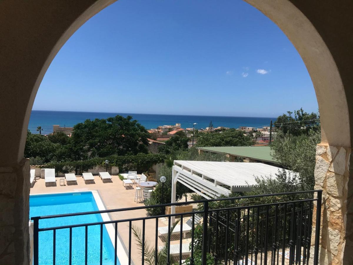 Villa Ceni - Appartamenti Con Camere, Cucina, Wc E Terrazza Sul Mare In Villa Con Piscina, Giardino E Parcheggio Marinella di Selinunte Exteriör bild