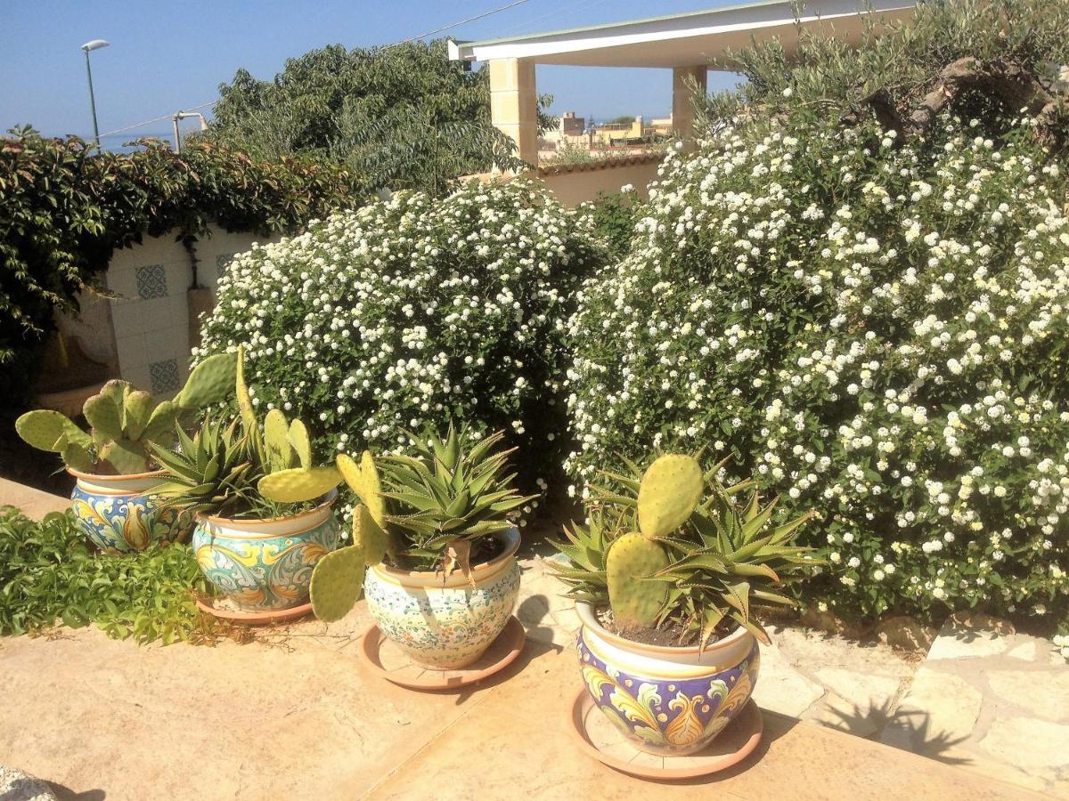 Villa Ceni - Appartamenti Con Camere, Cucina, Wc E Terrazza Sul Mare In Villa Con Piscina, Giardino E Parcheggio Marinella di Selinunte Exteriör bild