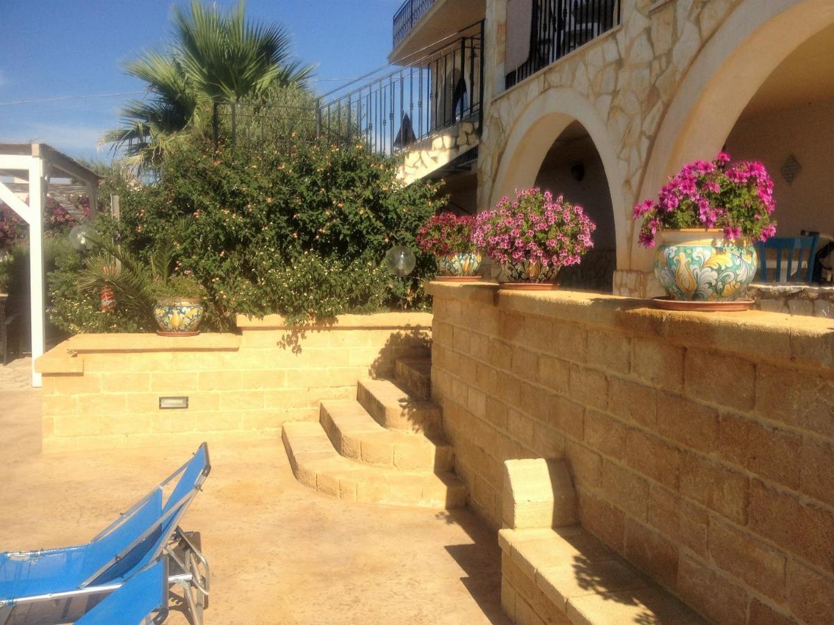 Villa Ceni - Appartamenti Con Camere, Cucina, Wc E Terrazza Sul Mare In Villa Con Piscina, Giardino E Parcheggio Marinella di Selinunte Exteriör bild
