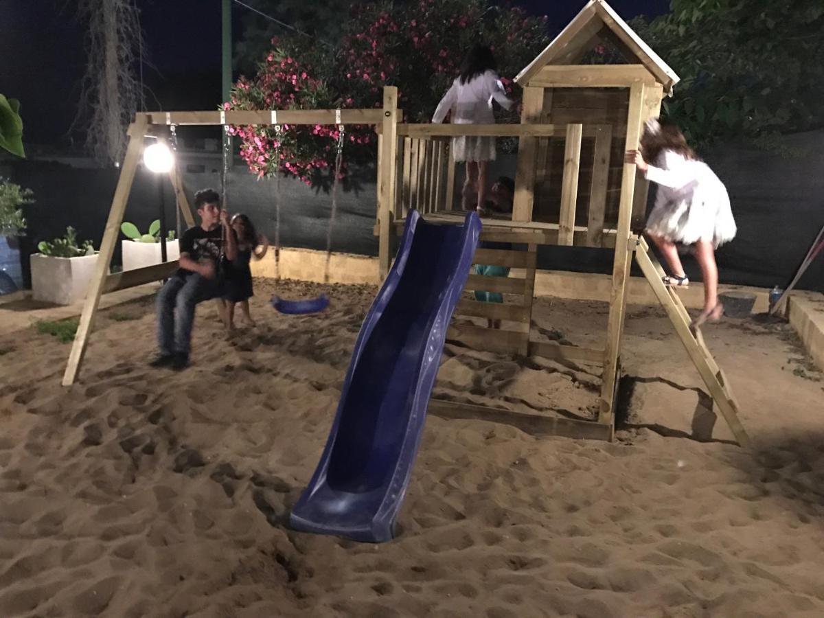 Villa Ceni - Appartamenti Con Camere, Cucina, Wc E Terrazza Sul Mare In Villa Con Piscina, Giardino E Parcheggio Marinella di Selinunte Exteriör bild