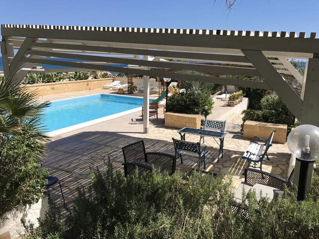 Villa Ceni - Appartamenti Con Camere, Cucina, Wc E Terrazza Sul Mare In Villa Con Piscina, Giardino E Parcheggio Marinella di Selinunte Exteriör bild