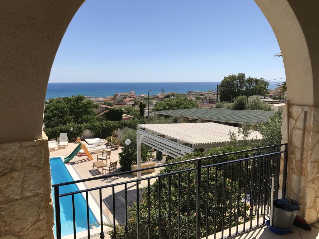 Villa Ceni - Appartamenti Con Camere, Cucina, Wc E Terrazza Sul Mare In Villa Con Piscina, Giardino E Parcheggio Marinella di Selinunte Exteriör bild