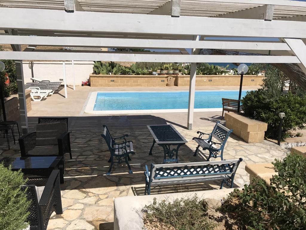 Villa Ceni - Appartamenti Con Camere, Cucina, Wc E Terrazza Sul Mare In Villa Con Piscina, Giardino E Parcheggio Marinella di Selinunte Exteriör bild