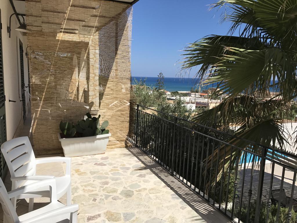 Villa Ceni - Appartamenti Con Camere, Cucina, Wc E Terrazza Sul Mare In Villa Con Piscina, Giardino E Parcheggio Marinella di Selinunte Exteriör bild