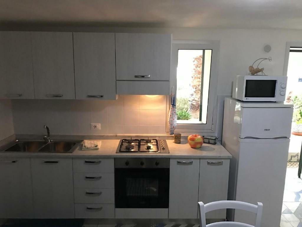 Villa Ceni - Appartamenti Con Camere, Cucina, Wc E Terrazza Sul Mare In Villa Con Piscina, Giardino E Parcheggio Marinella di Selinunte Exteriör bild