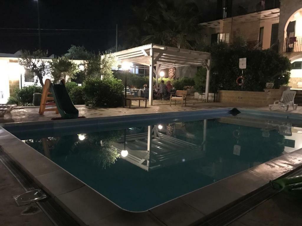 Villa Ceni - Appartamenti Con Camere, Cucina, Wc E Terrazza Sul Mare In Villa Con Piscina, Giardino E Parcheggio Marinella di Selinunte Exteriör bild