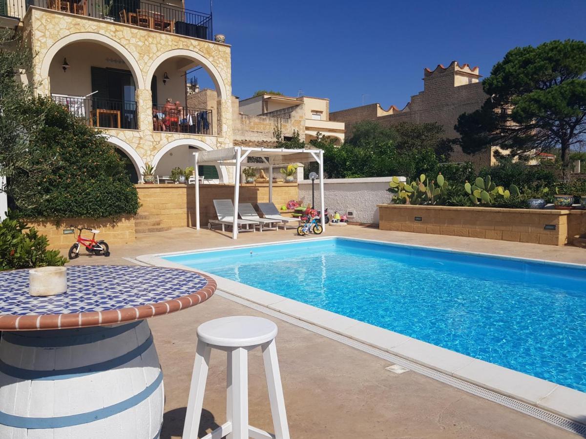 Villa Ceni - Appartamenti Con Camere, Cucina, Wc E Terrazza Sul Mare In Villa Con Piscina, Giardino E Parcheggio Marinella di Selinunte Exteriör bild