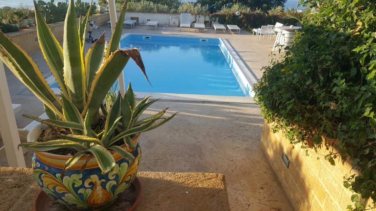 Villa Ceni - Appartamenti Con Camere, Cucina, Wc E Terrazza Sul Mare In Villa Con Piscina, Giardino E Parcheggio Marinella di Selinunte Exteriör bild